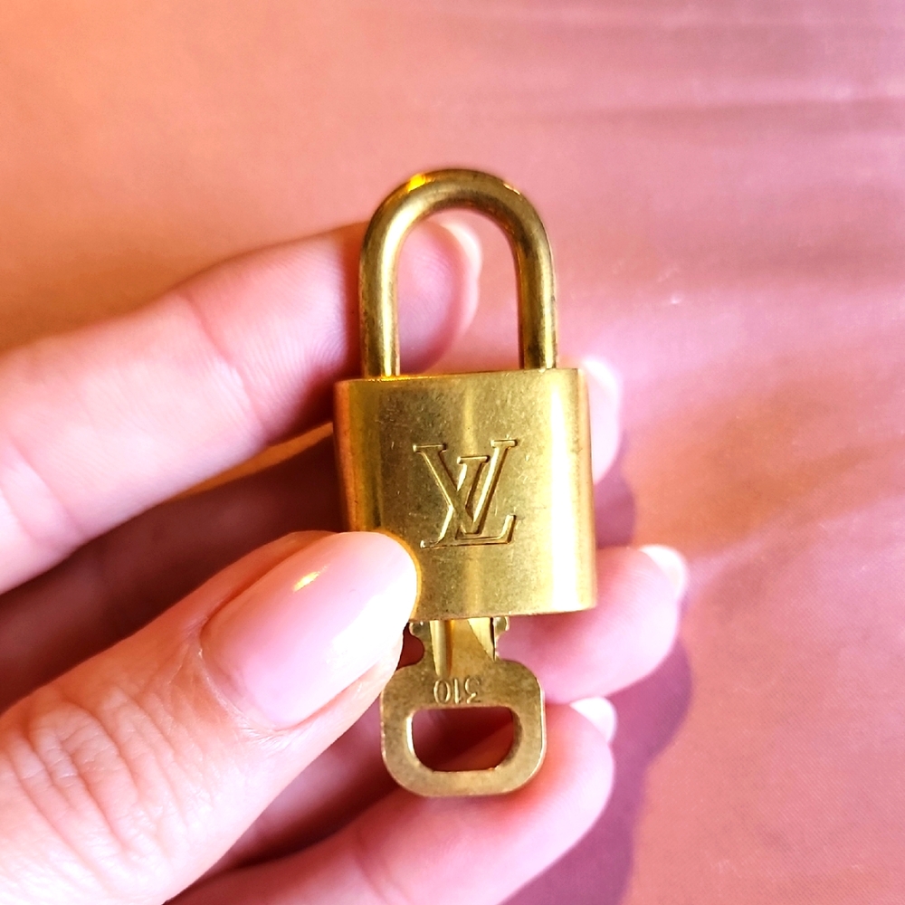 Louis Vuitton Lock and Key 310